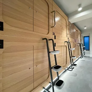  Capsule hotel Airone Capsule Australia
