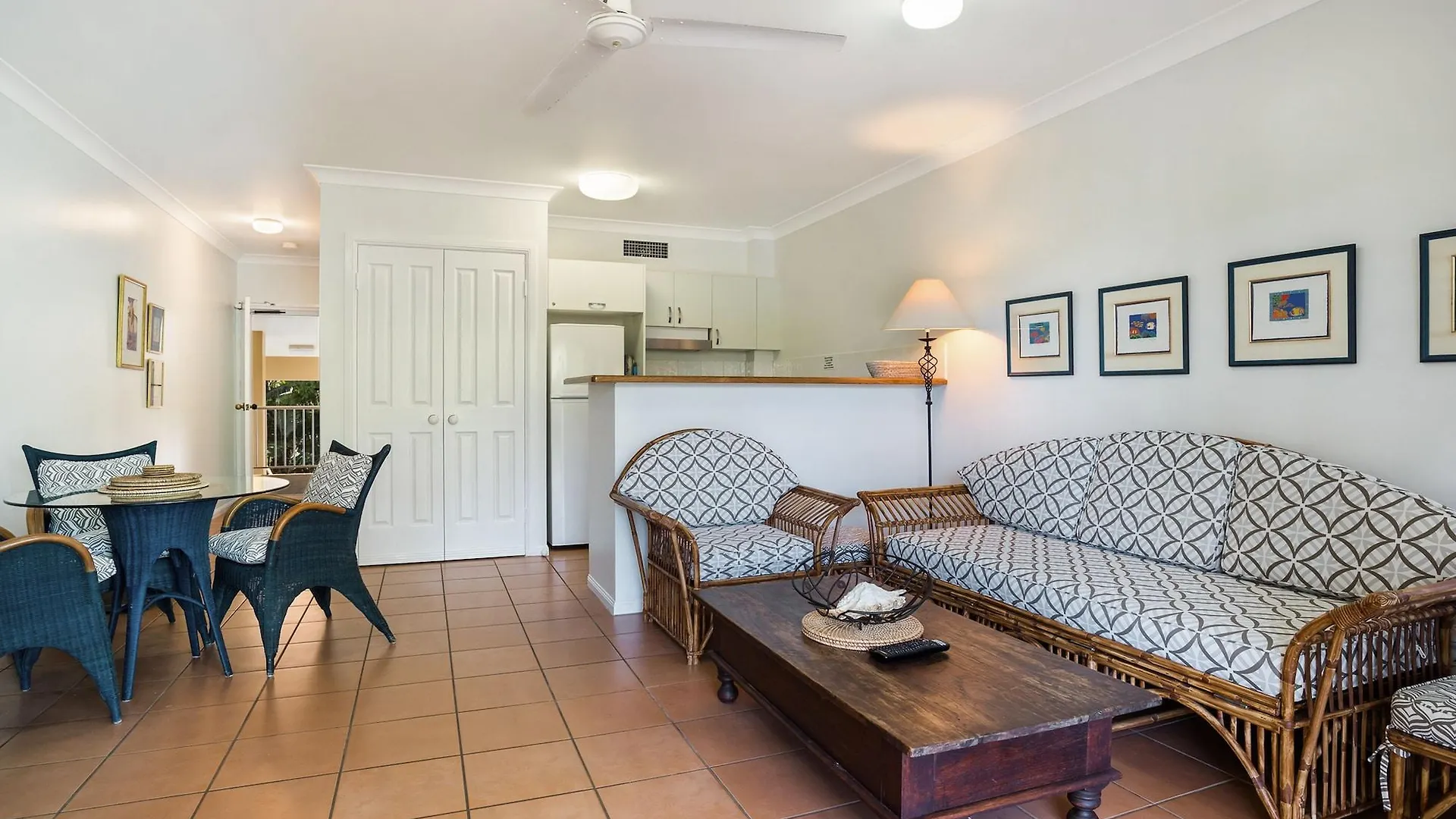 Aparthotel The York Beachfront Holiday Apartments Yorkeys Knob