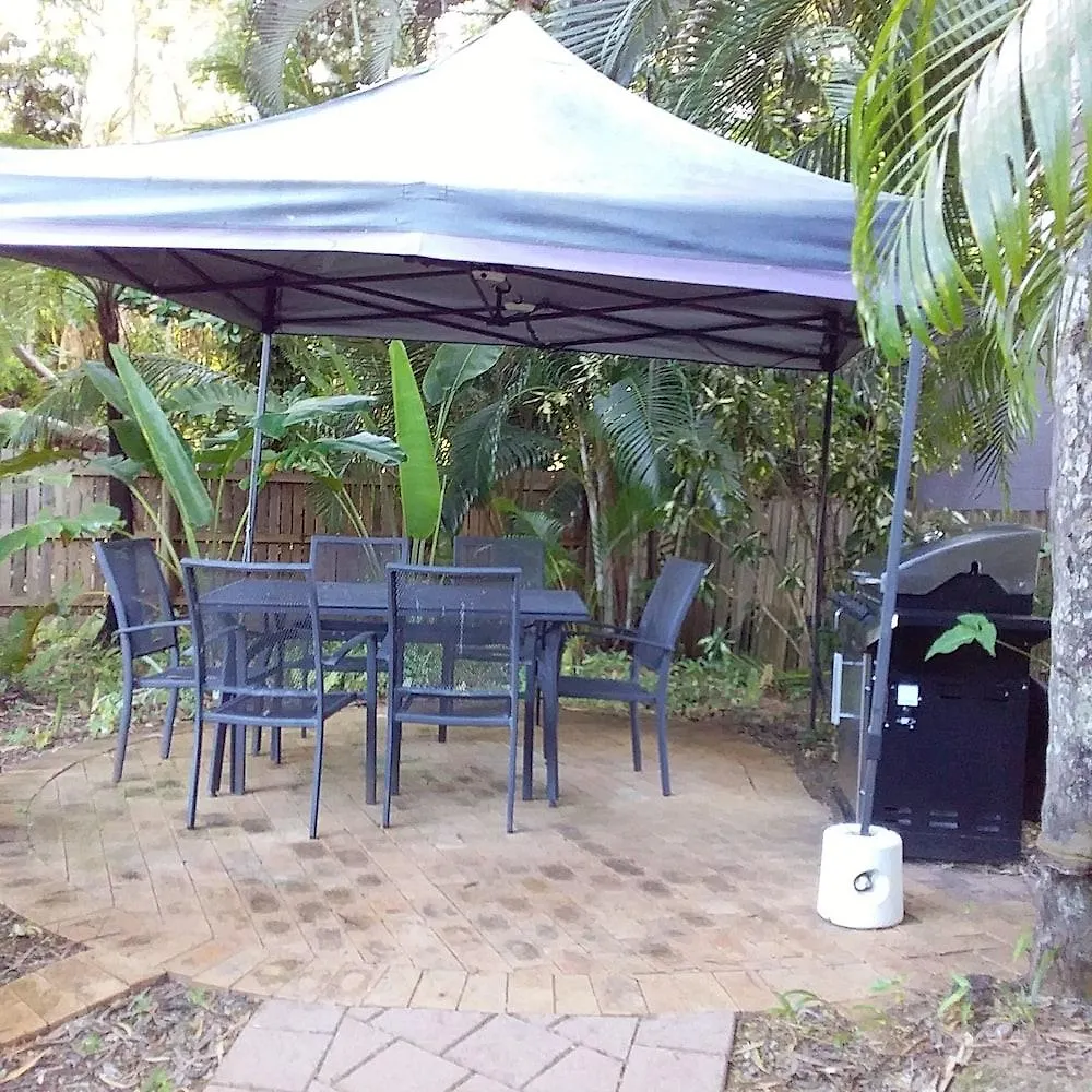 The York Beachfront Holiday Apartments Yorkeys Knob Aparthotel