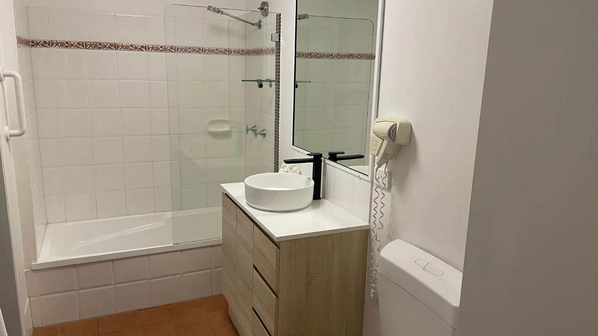 The York Beachfront Holiday Apartments Yorkeys Knob Aparthotel