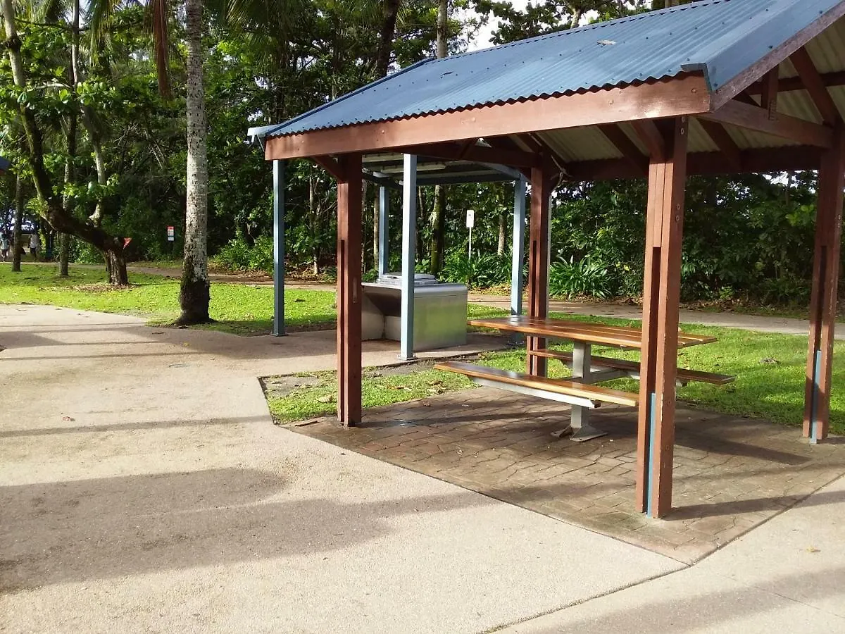 **** Aparthotel The York Beachfront Holiday Apartments Yorkeys Knob Australia