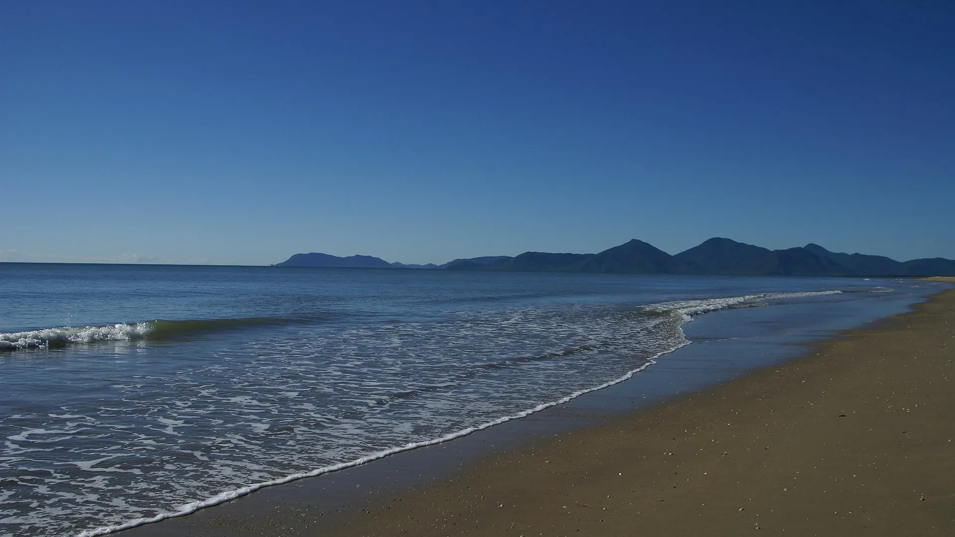 The York Beachfront Holiday Apartments Yorkeys Knob Australia