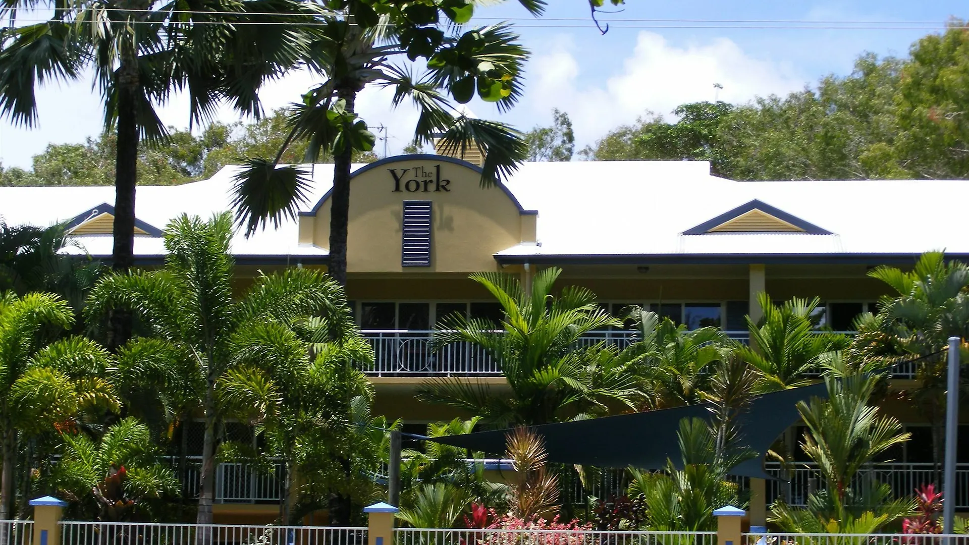 The York Beachfront Holiday Apartments Yorkeys Knob Australia