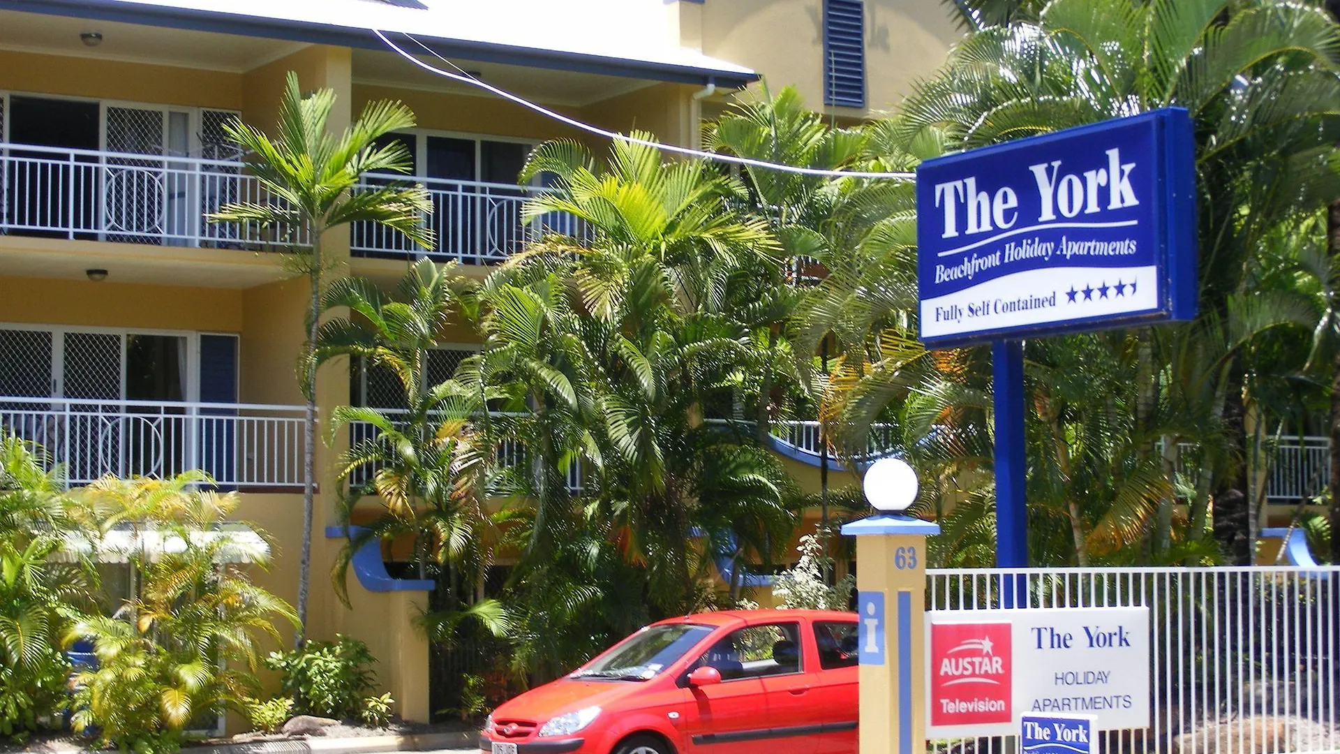 The York Beachfront Holiday Apartments Yorkeys Knob Australia