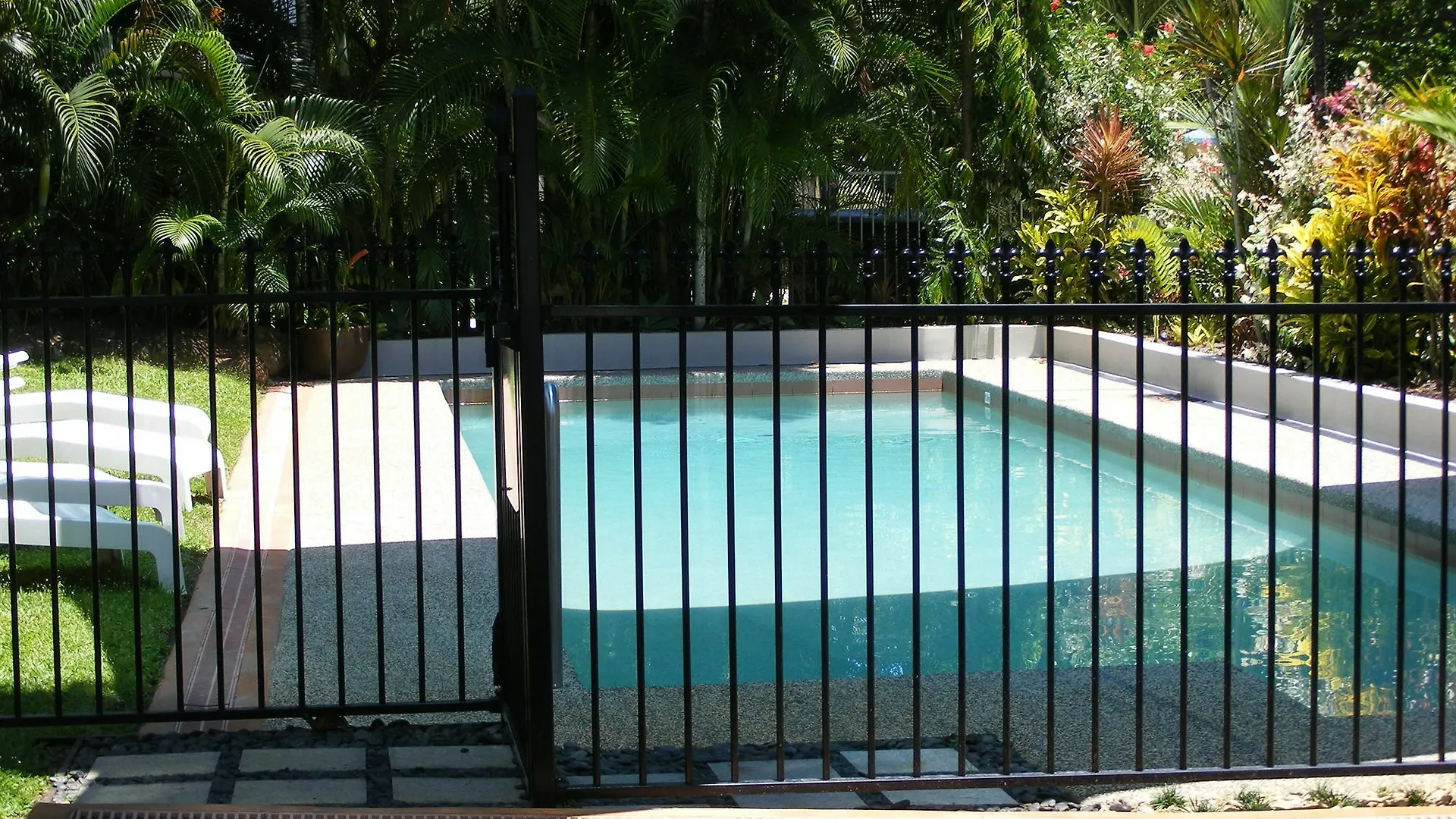 The York Beachfront Holiday Apartments Yorkeys Knob